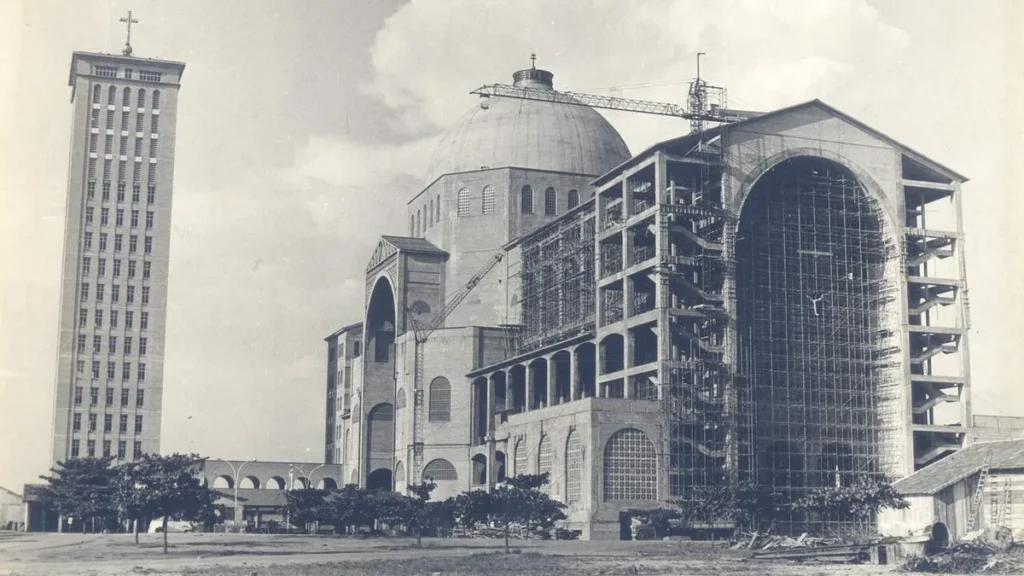 Imagem Santuario Nacional em construcao do artigo Entrevista: 70 anos do início da construção da Casa da Mãe Aparecida
