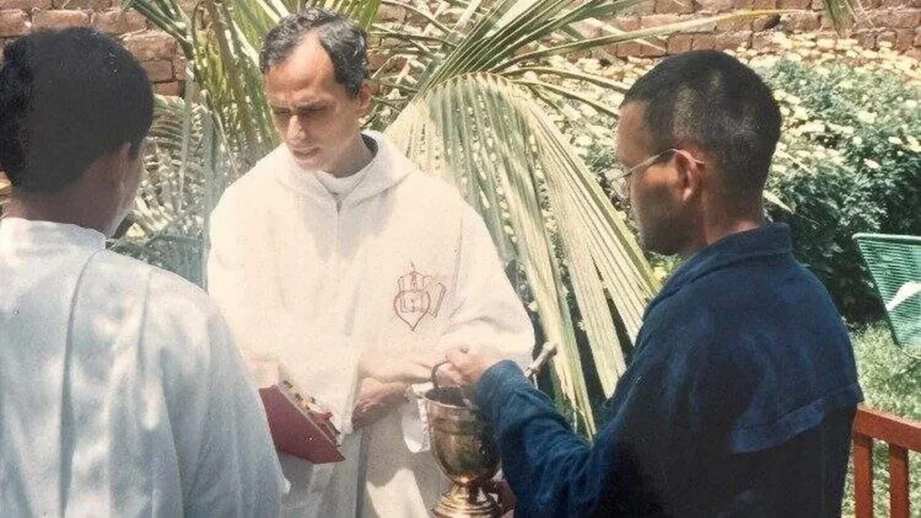 Imagem papa leao xiv ainda como sacerdote em missao no peru do artigo Documentários apresentam Leão de Chicago e do Peru