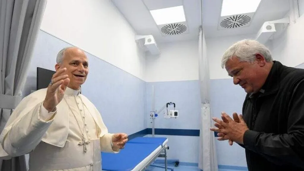 Imagem papa leao em novo espaco hospitalar inaugurado com destino aos cuidado com os pobres do artigo Papa Leão XIV inaugura ambulatório para os pobres no Vaticano
