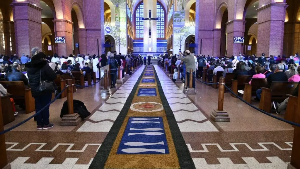 Imagem Corpus Christi em Aparecida 2024 do artigo Preciso ir à missa no Corpus Christi?
