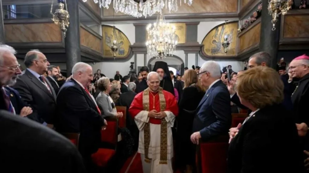Imagem Papa entre religiosos e autoridades na Turquia do artigo Papa encerra seus compromissos na Turquia e segue para o Líbano