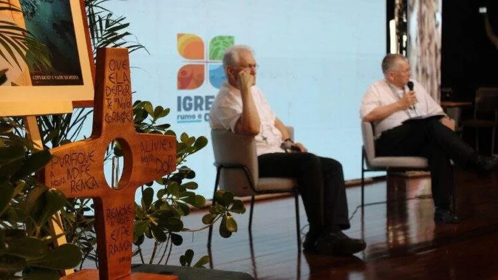 Imagem simposio na cop30 com a presenca dos cardeais spengler e steiner do artigo Igreja Católica se destaca na COP30 em defesa da Amazônia