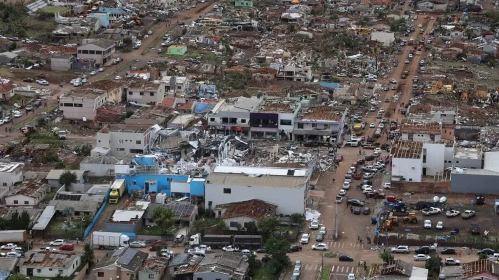 Imagem tragedia tornado parana do artigo Igreja lança ação solidária para ajudar vítimas do tornado