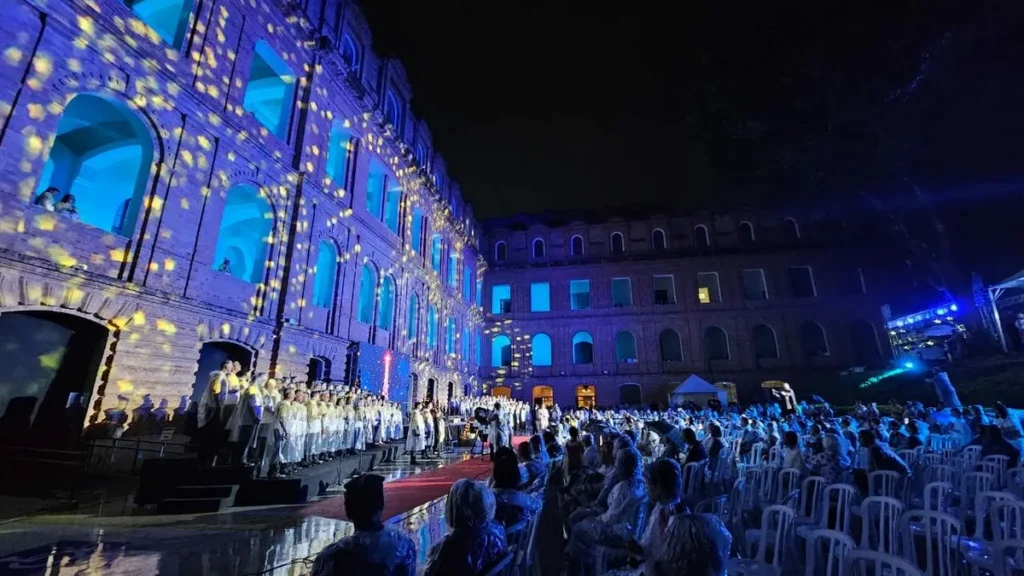Imagem VII Cantata de Natal da Arquidiocese de Aparecida do artigo Cantata de Natal em Aparecida emociona fiéis com espetáculo de fé e luz