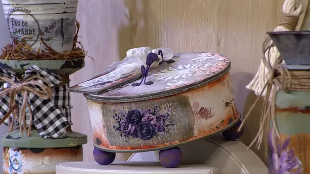 Imagem caixa decorada faca voce mesmo do artigo Caixa Redonda em Pintura Decorativa Rústica Floral – Faça Você Mesmo