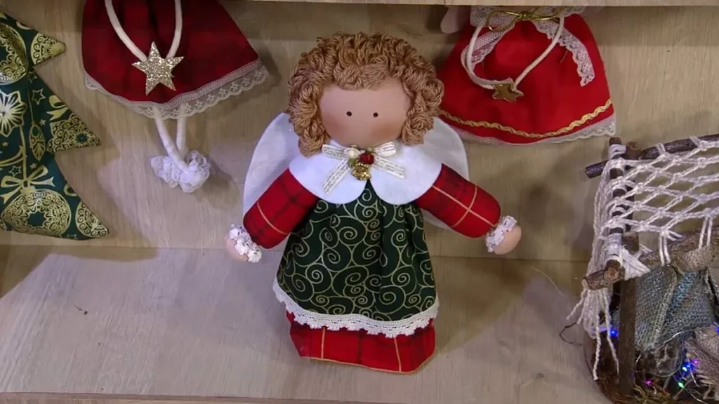 Imagem anjo com garrafa plastica faca voce mesmo do artigo Anjo com Garrafa Plástica (DIY) – Faça Você Mesmo