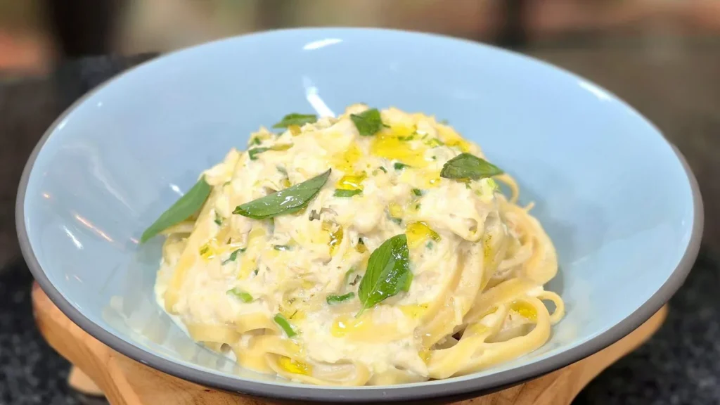 Imagem fettuccine alfredo frango sdv do artigo Fettuccine Alfredo com Frango - Sabor de Vida