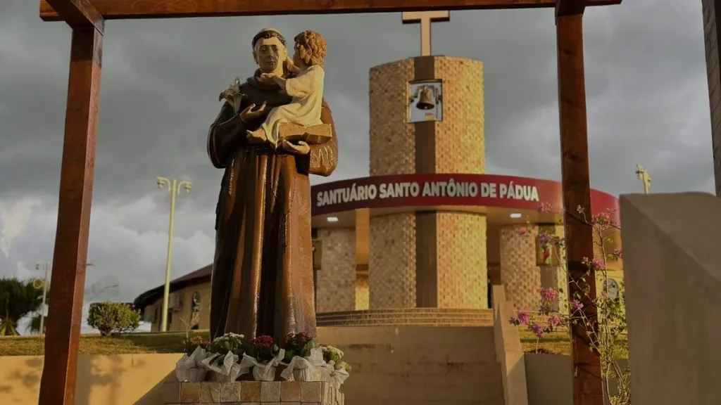 Imagem fachada do santuario de santo antonio de padua em rio bonito do iguacu com imagem de santo antonio de padua do artigo Paróquia é elevada a santuário em cidade devastada por tornado