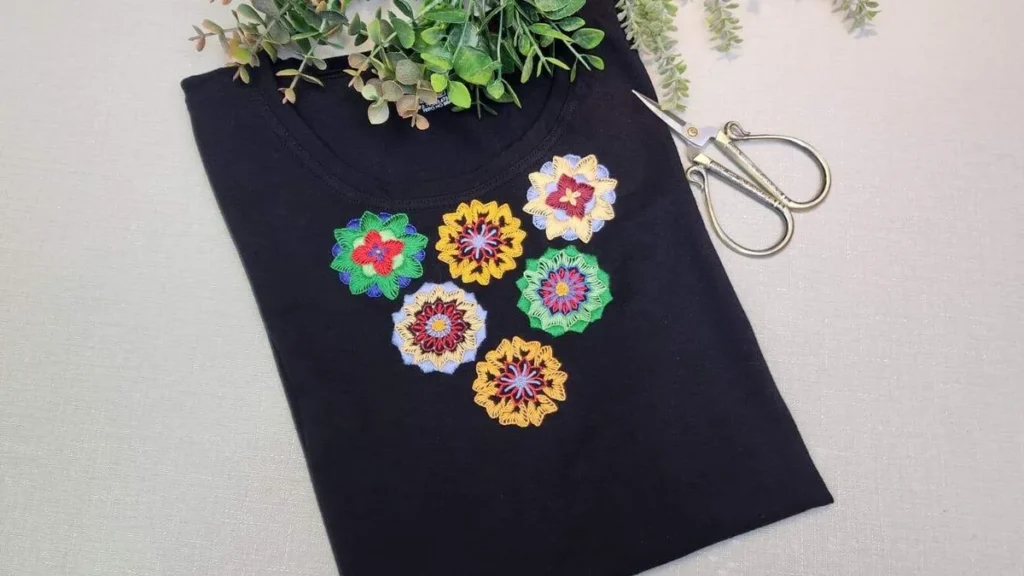 Imagem Bordado camiseta mini mandala do artigo Mini Mandala Bordada - Faça Você Mesmo