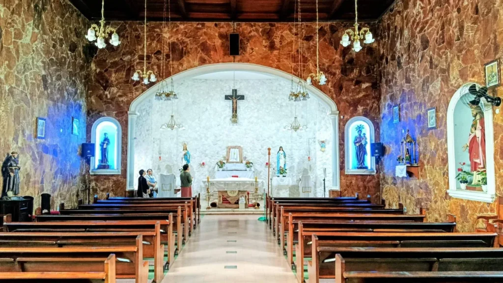 Imagem parte interna da capela do mosteiro da imaculada conceicao em guaratingueta sao paulo do artigo Igrejas concepcionistas terão indulgência plenária em ano jubilar