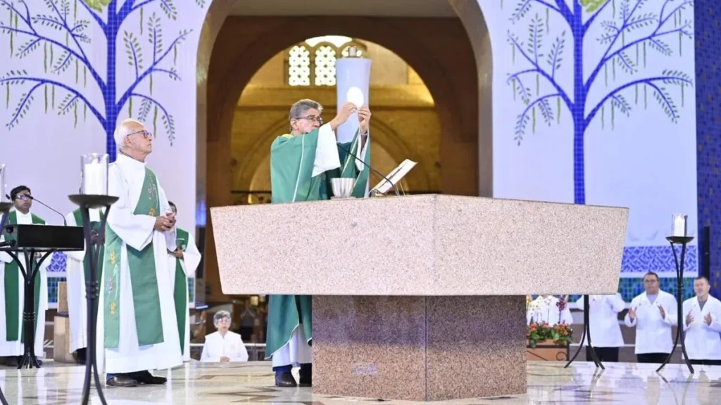 Imagem Colaboradores de Servicos Gerais Missa 10 do artigo Como viver bem o Tempo Comum?