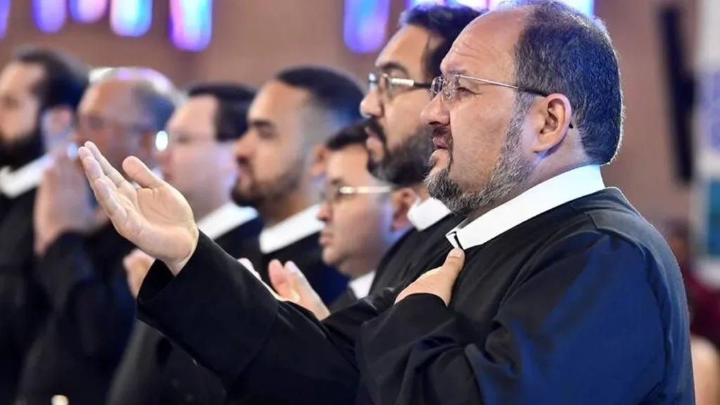 Imagem Missionarios Redentoristas na Basilica do artigo Vida consagrada: Chamados a cultivar uma vida de oração, missão e contemplação