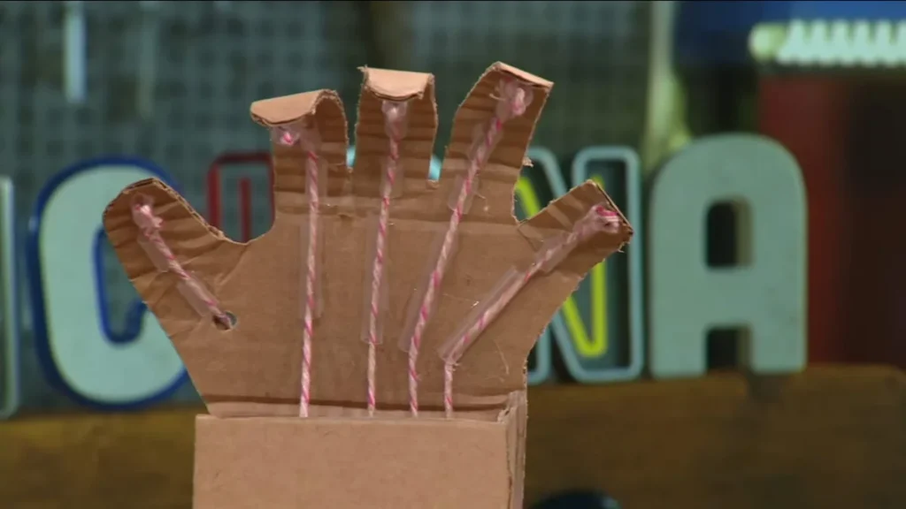 Imagem mao mecanica faca voce mesmo do artigo Mão Mecânica de Papelão - Faça Você Mesmo