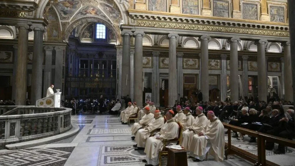 Imagem missa dos 200 anos das relacoes diplomaticas de brasil e santa se na basilica de santa maria maior do artigo Missa no Vaticano celebra Bicentenário das relações Brasil–Santa Sé