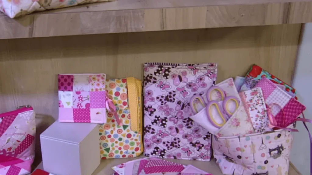Imagem bolsinha multiuso patchwork do artigo Bolsinha Multiuso em Patchwork - Faça Você Mesmo