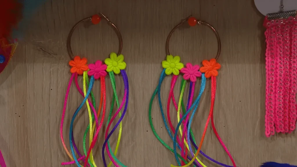 Imagem brinco carnaval faca vocE MESMO do artigo Brinco de Argola - Faça Você Mesmo