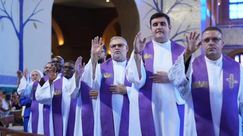 Imagem padres na romaria da pastoral da saude 2026 do artigo O que o Papa Leão XIV pede aos padres hoje?