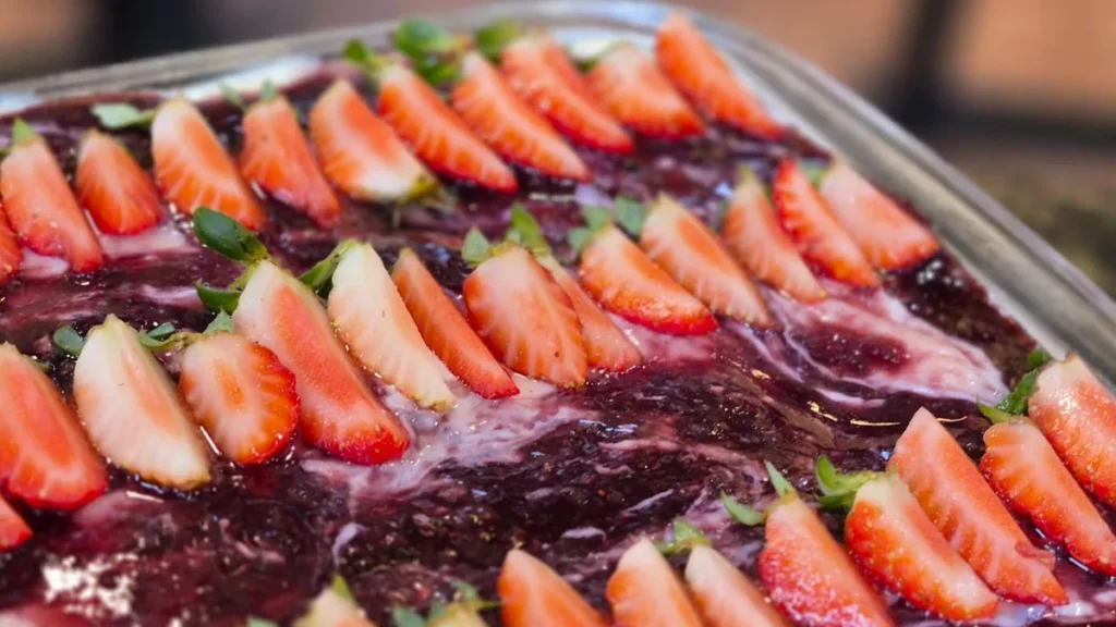 Imagem pave de leite em po com morango sabor de vida do artigo Pavê de Leite em Pó com Morango - Sabor de Vida