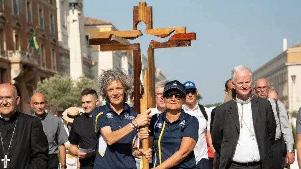 Imagem cruz olimpica em milao nos jogos olimpicos de inverno 2026 do artigo Cruz Olímpica é símbolo que abençoa os Jogos Olímpicos