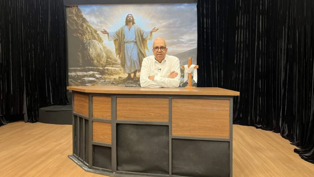 Imagem Padre Mauro Vilela do artigo “Diálogos” reflete sobre o túmulo vazio e o sentido de esperança