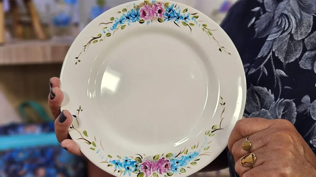Imagem pintura em porcelana faca voce mesmo do artigo Pintura em Porcelana - Faça Você Mesmo