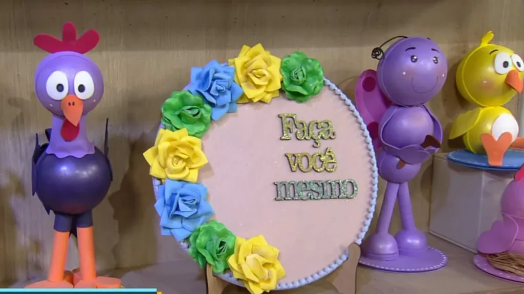 Imagem enfeite de porta faca voce mesmo do artigo Placa Decorativa de Porta com Flores em EVA – Faça Você Mesmo