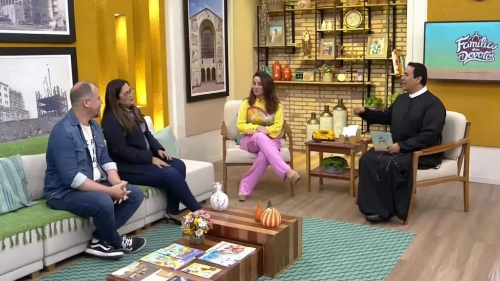 Imagem familia dos devotos do artigo Construir com Amor! Venha participar da 14ª Romaria da Família dos Devotos