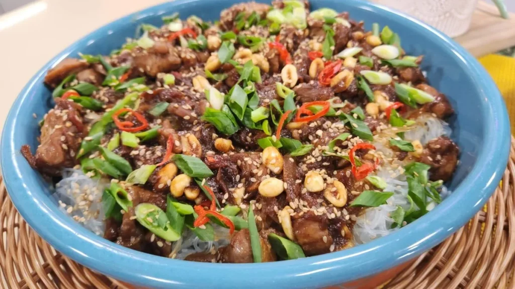 Imagem padthai santareceita do artigo Pad Thai de Frango - Santa Receita